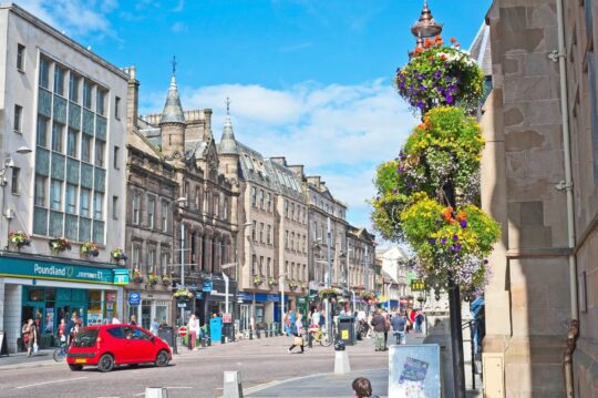 How Small Retailers Can Thrive in 2025: Adapting to an Evolving High Street