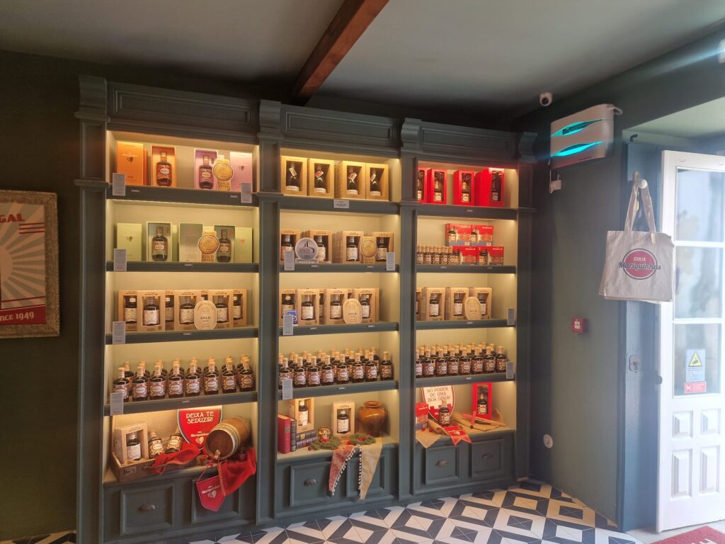 Ginja Shop Display Ginja Shop Retail Shelves