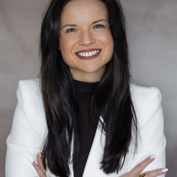 Aga Bardeli Photographer Headshot